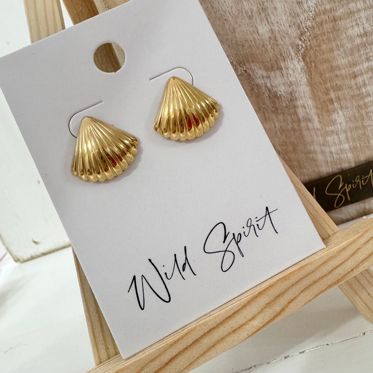 Gold Scallop Shell Stud Earrings – Waterproof 18k Gold Plated