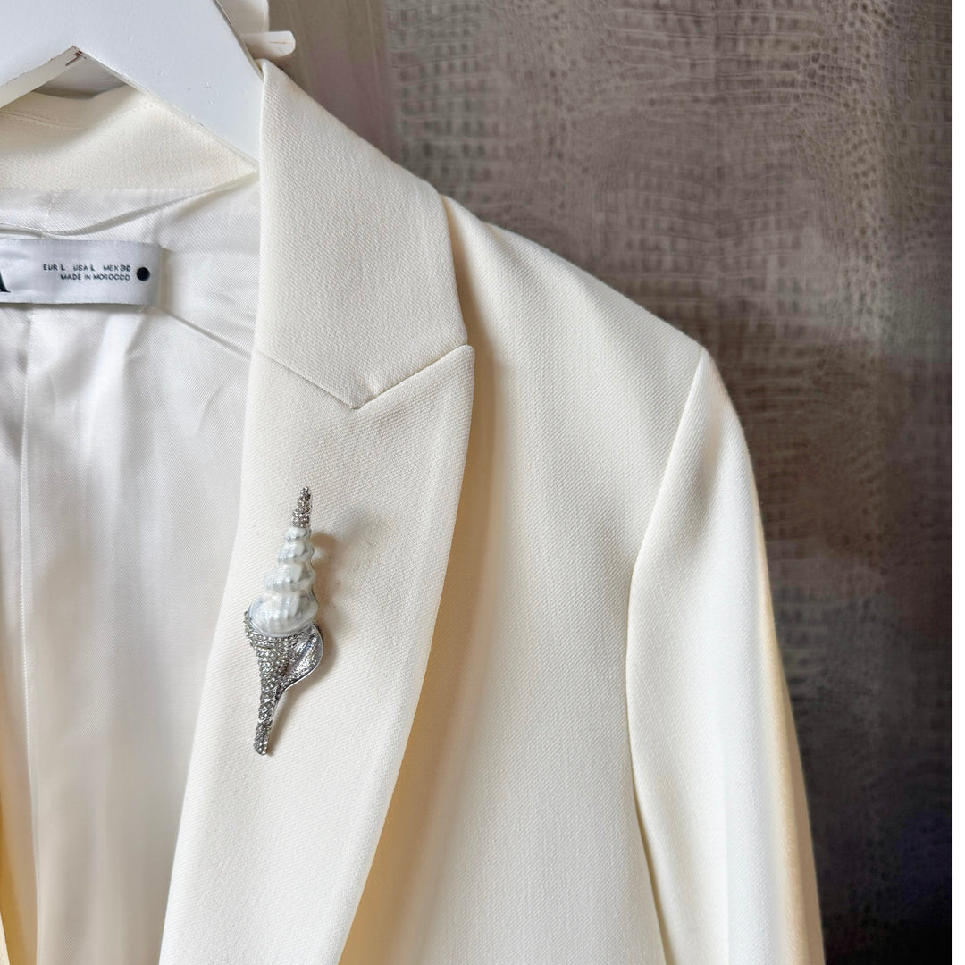 White Sparkle Conch Shell Brooch