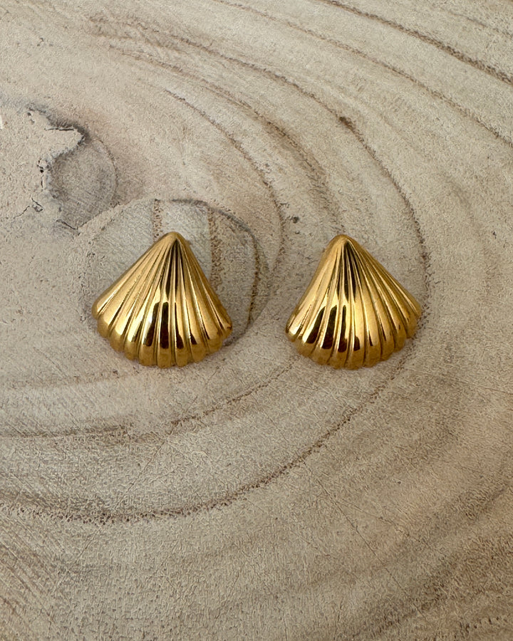 The Gold Scallop Shell Earrings