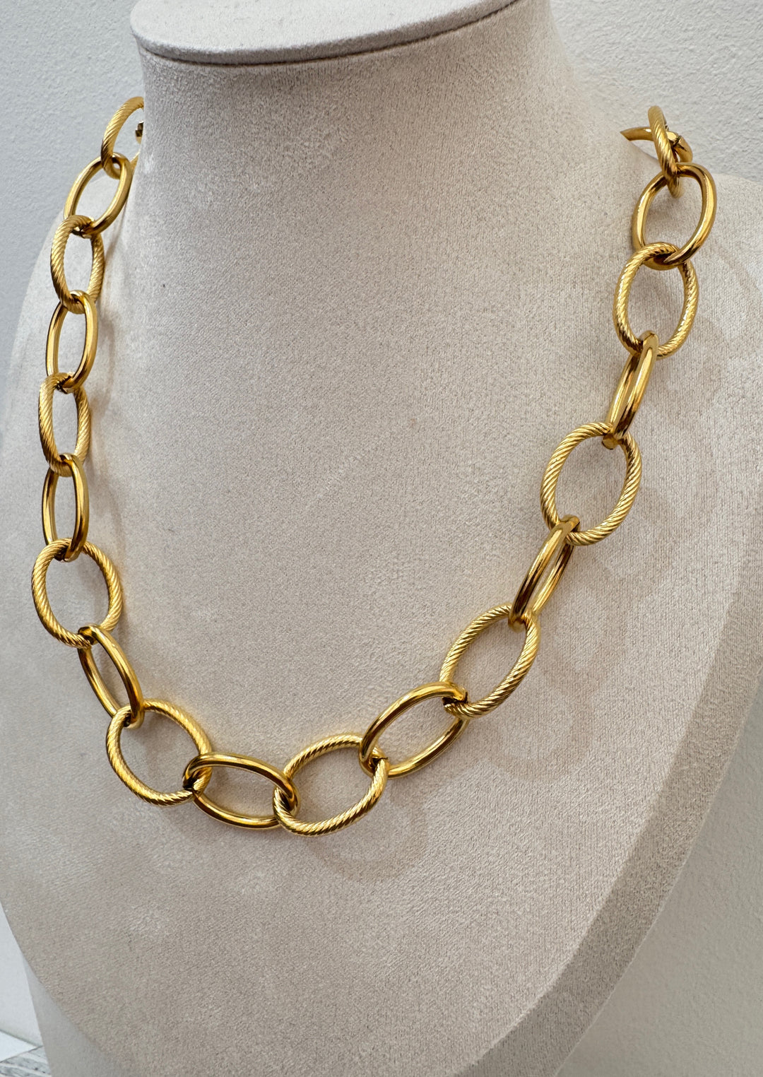 The Urban Links Chunky Gold Necklace