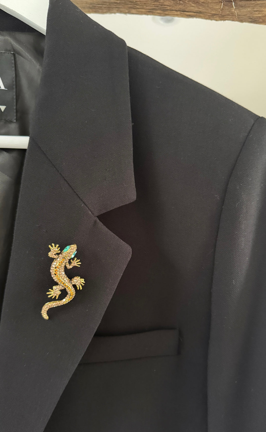 Gecko Statement Crystal Brooch Pin - Gold