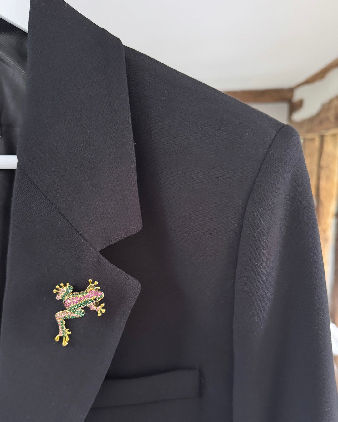 Frog Crystal Brooch Pin- Pink & Green
